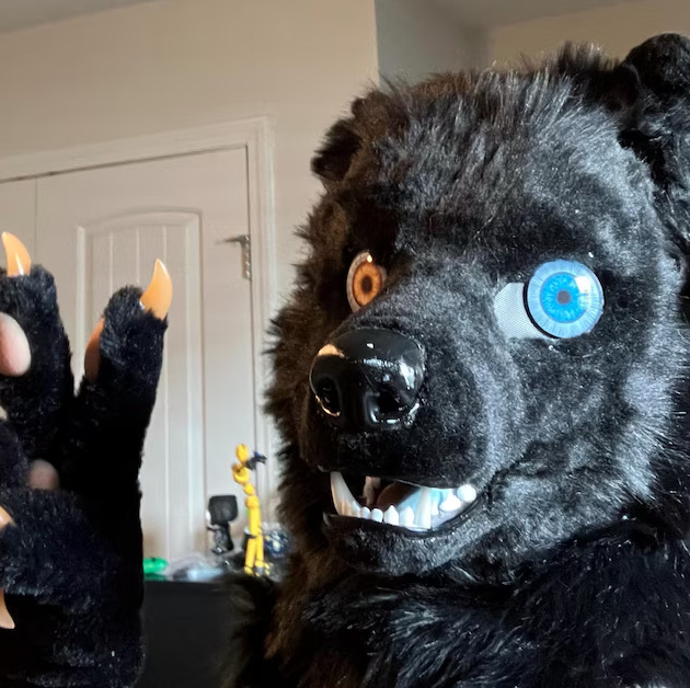 Alexander's fursuit